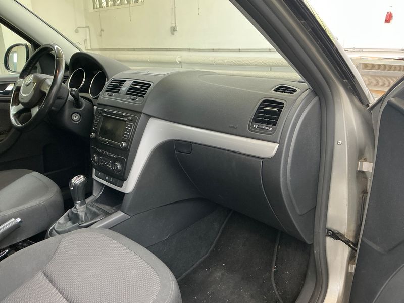Skoda Yeti 1.8 TSI Ambition Plus Edition 4x4 2010 – снимка 21