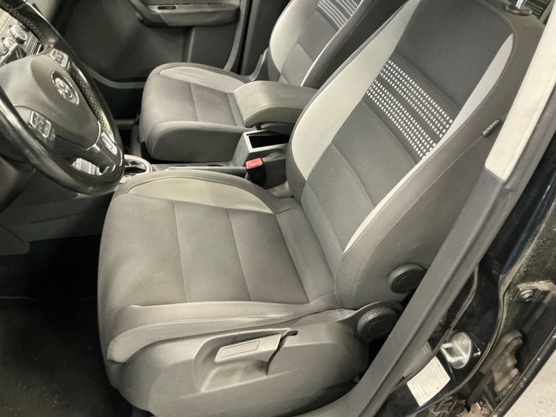 Volkswagen Touran 2.0 TDI Life BlueMotion Tech 2013 – снимка 25