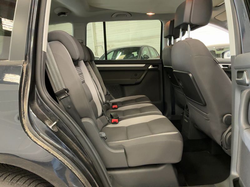 Volkswagen Touran 2.0 TDI Life BlueMotion Tech 2013 – снимка 19