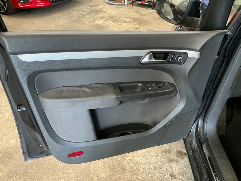 Volkswagen Touran 2.0 TDI Life BlueMotion Tech 2013 – снимка 24