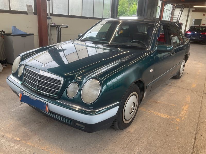 Mercedes-Benz E-Klasse E 200 Elegance 1997 – снимка 1