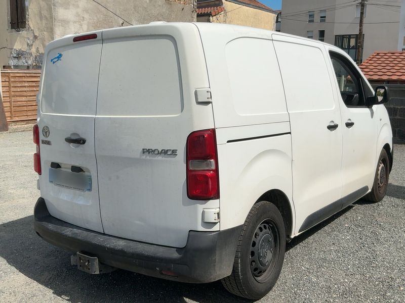 Toyota ProAce 1.6 D-4D Compact 2018 – снимка 8