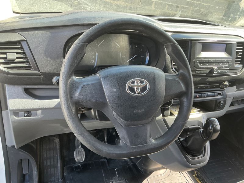 Toyota ProAce 1.6 D-4D Compact 2018 – снимка 35