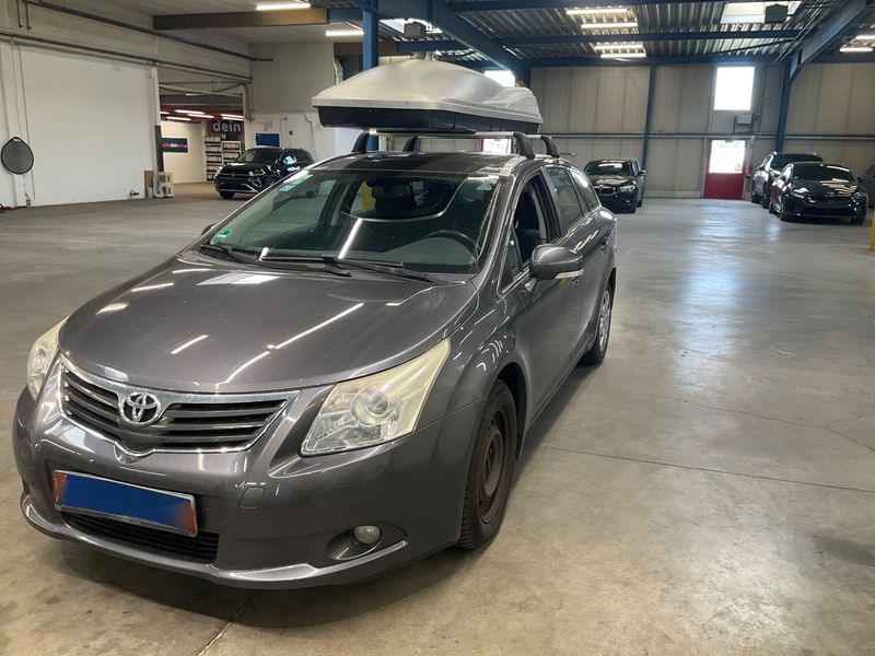 Toyota Avensis 2.0 D-4D Sol 2010 – снимка 1
