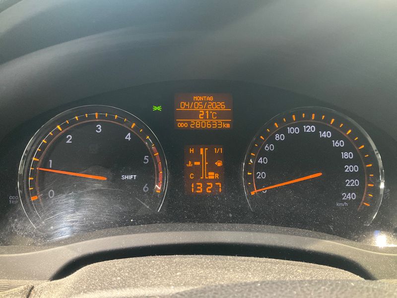 Toyota Avensis 2.0 D-4D Sol 2010 – снимка 4