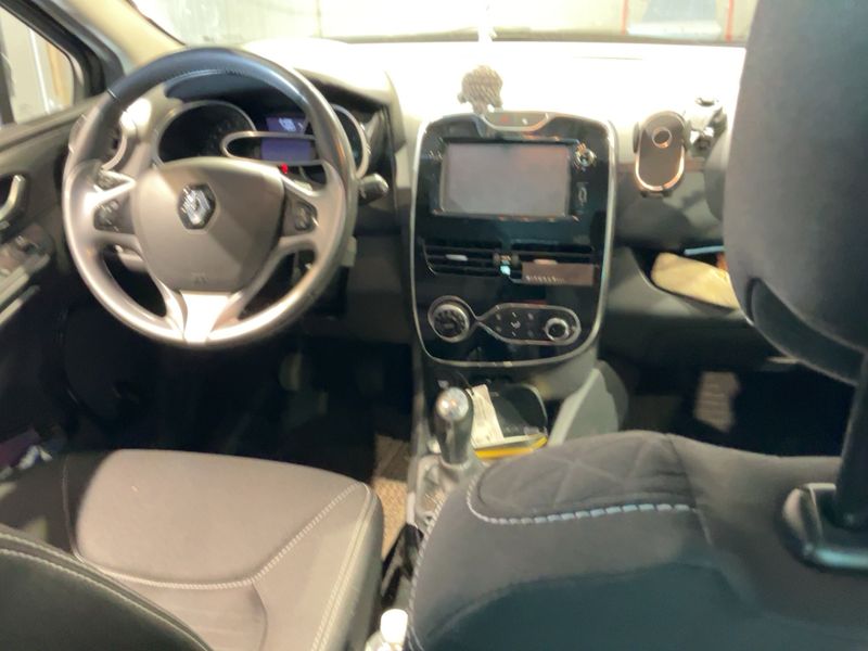 Renault Clio 0.9 Limited 2016 – снимка 17