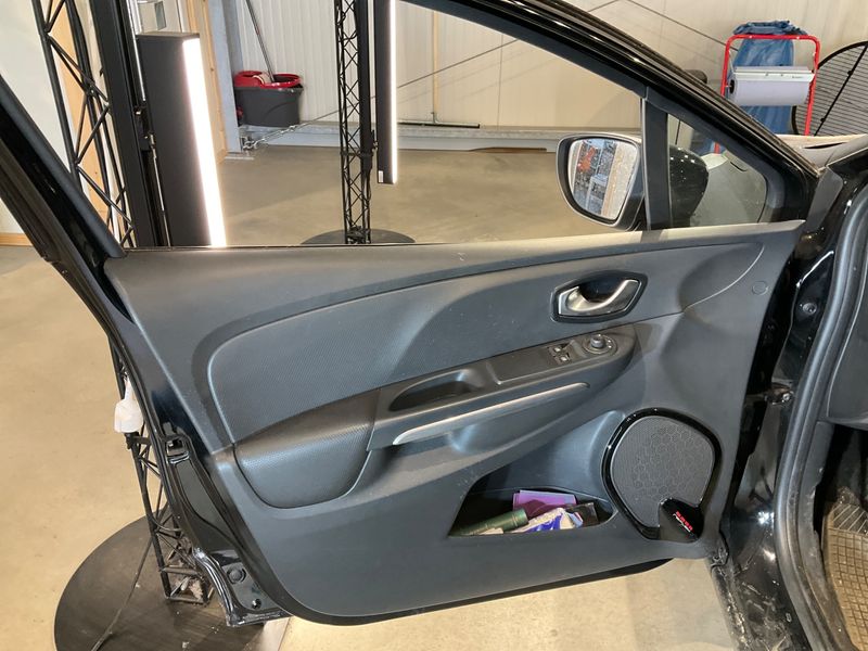 Renault Clio 0.9 Limited 2016 – снимка 36
