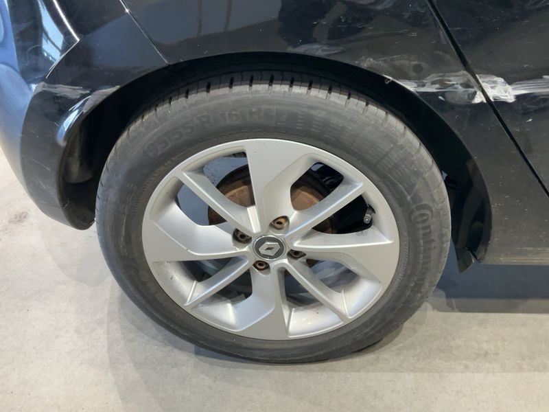 Renault Clio 0.9 Limited 2016 – снимка 9