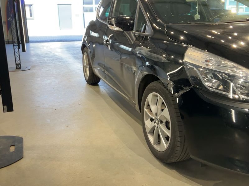 Renault Clio 0.9 Limited 2016 – снимка 12