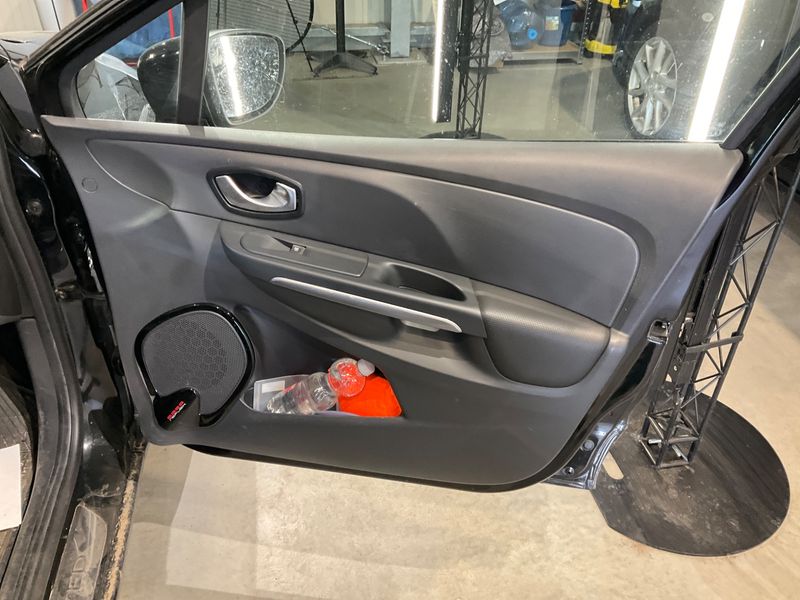 Renault Clio 0.9 Limited 2016 – снимка 32
