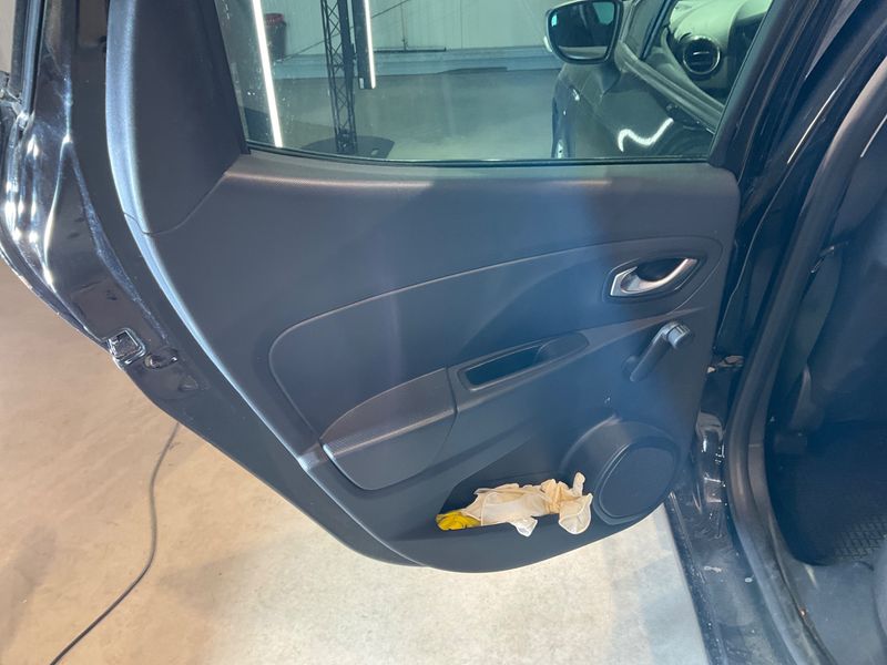 Renault Clio 0.9 Limited 2016 – снимка 35