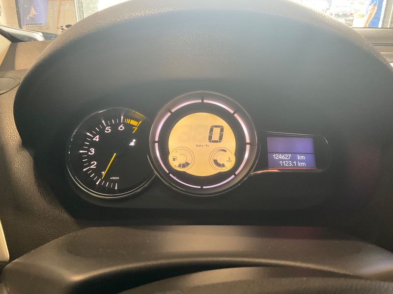 Renault Megane 1.4 TCe Dynamique 2010 – снимка 18