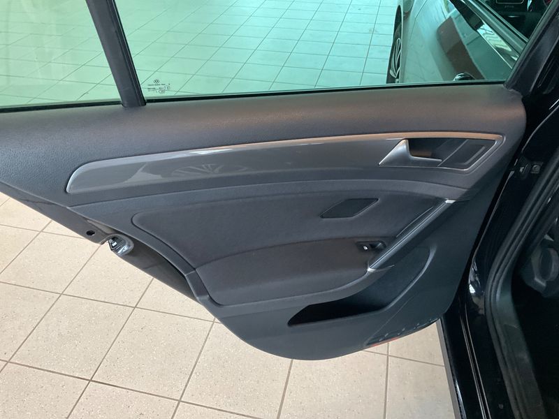 Volkswagen Golf VII 2.0 TDI Allstar BlueMotion Tech 2017 – снимка 30