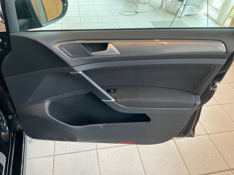 Volkswagen Golf VII 2.0 TDI Allstar BlueMotion Tech 2017 – снимка 28