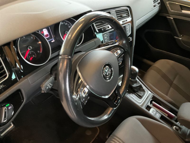 Volkswagen Golf VII 2.0 TDI Allstar BlueMotion Tech 2017 – снимка 27