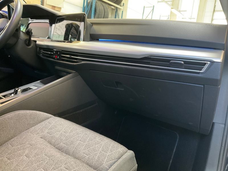 Volkswagen Golf VIII 2.0 TDI Move 2023 – снимка 27
