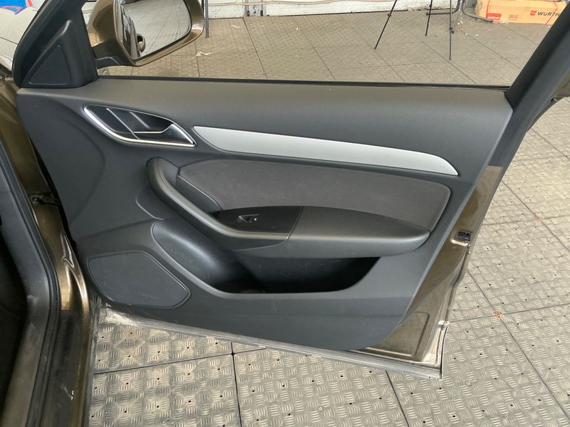 Audi Q3 2.0 TDI quattro 2013 – снимка 30