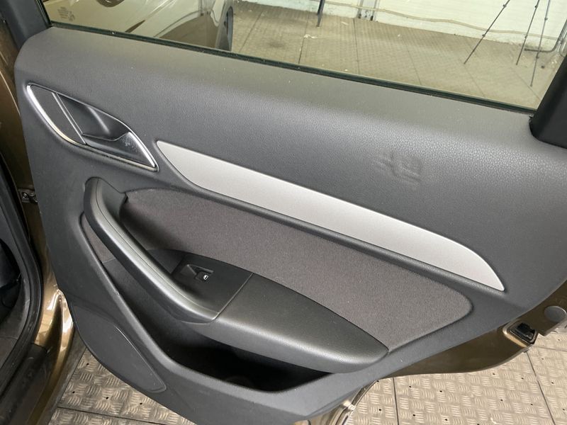 Audi Q3 2.0 TDI quattro 2013 – снимка 33