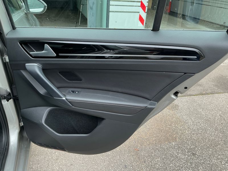 Volkswagen Golf VII Sportsvan 1.4 TSI Highline BlueMotion Tech 2015 – снимка 31