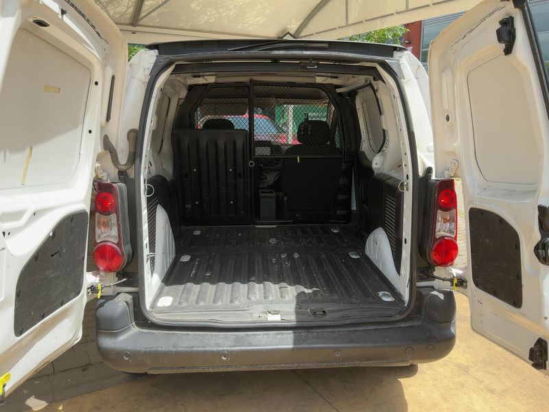 Peugeot Partner 1.6 Blue-HDi L1 Komfort Plus 2017 – снимка 15