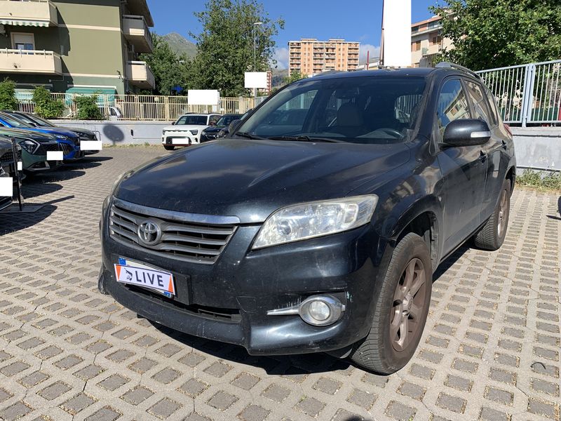 Toyota RAV 4 2.2 D-4D Executive 2011 – снимка 2