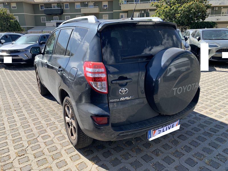 Toyota RAV 4 2.2 D-4D Executive 2011 – снимка 3