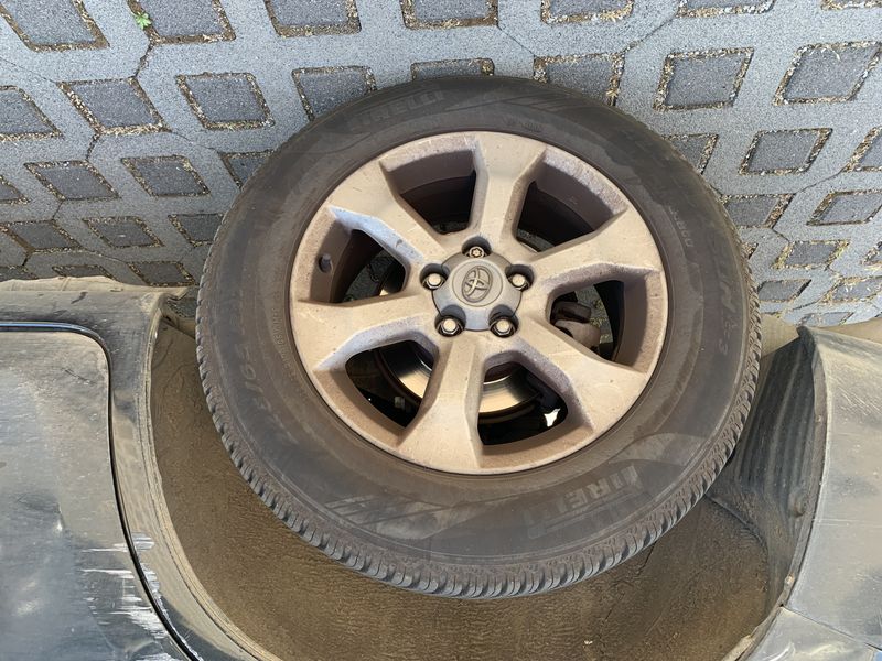 Toyota RAV 4 2.2 D-4D Executive 2011 – снимка 30