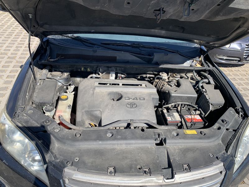Toyota RAV 4 2.2 D-4D Executive 2011 – снимка 8