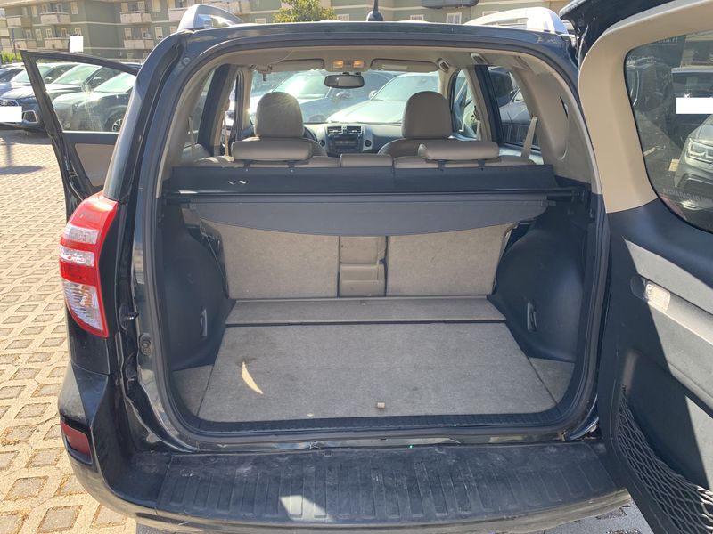 Toyota RAV 4 2.2 D-4D Executive 2011 – снимка 9