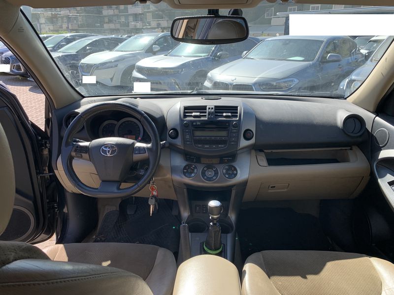 Toyota RAV 4 2.2 D-4D Executive 2011 – снимка 11