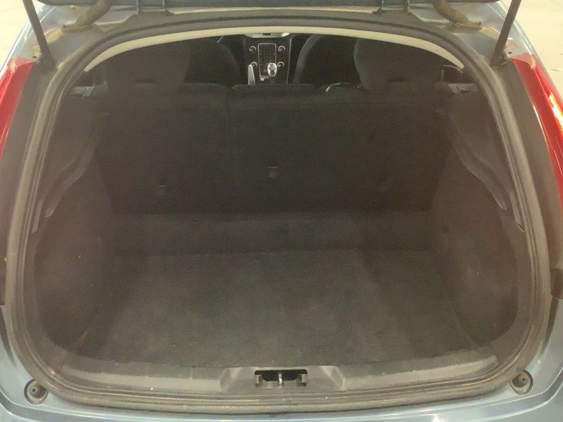 Volvo V40 1.6 D2 Kinetic 2013 – снимка 15