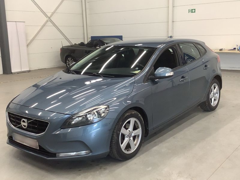 Volvo V40 1.6 D2 Kinetic 2013 – снимка 1