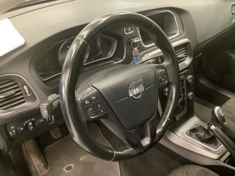 Volvo V40 1.6 D2 Kinetic 2013 – снимка 29