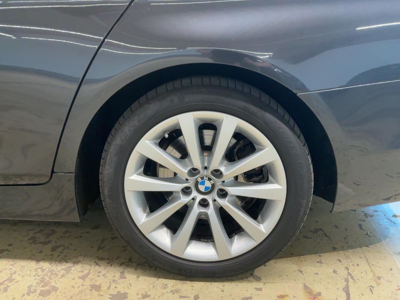 BMW 5er 520d xDrive 2016 – снимка 18