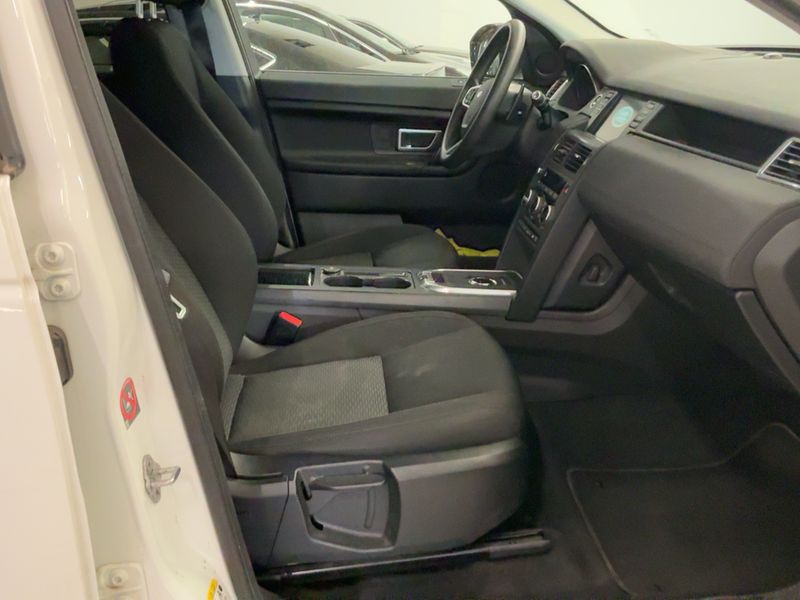 Land Rover Discovery Sport 2.0 Td4 Pure 2016 – снимка 16