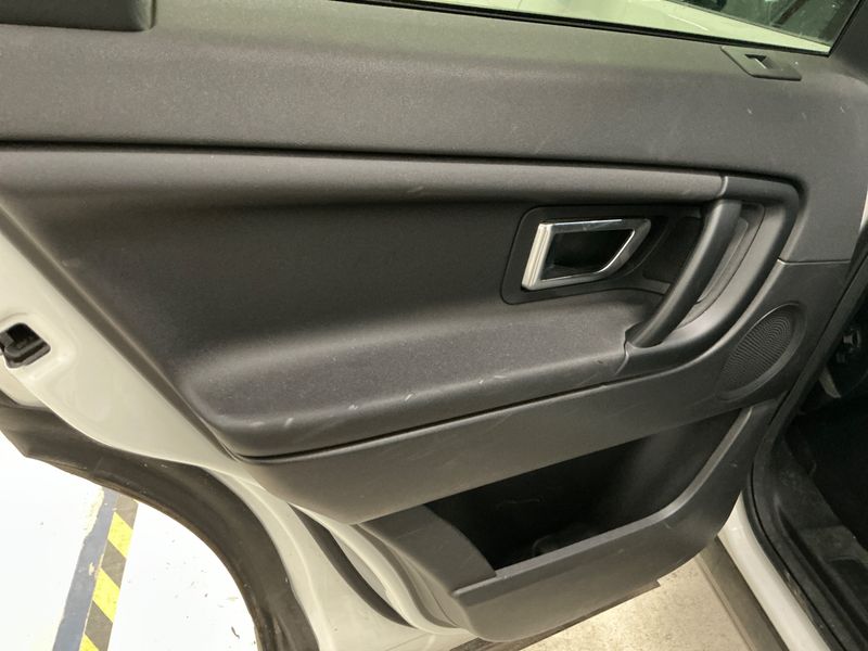 Land Rover Discovery Sport 2.0 Td4 Pure 2016 – снимка 22
