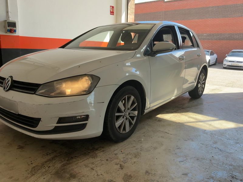 Volkswagen Golf VII 1.6 TDI Edition BlueMotion Tech 2014 – снимка 2