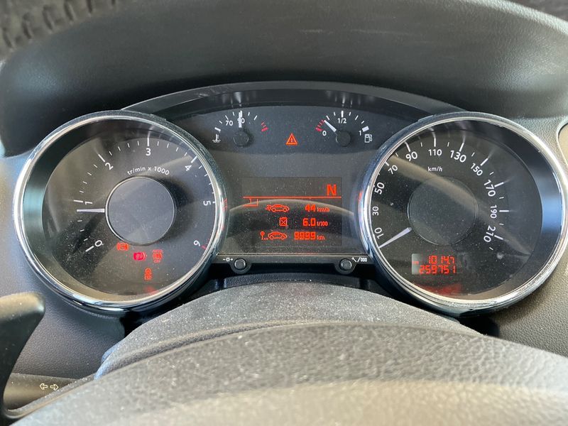 Peugeot 5008 1.6 Blue-HDi Allure 2011 – снимка 4