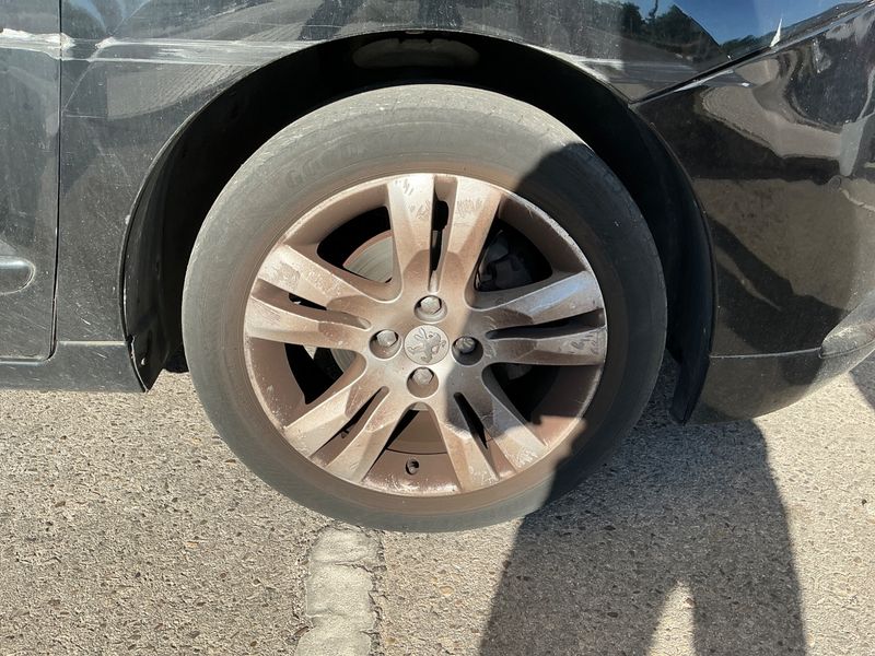 Peugeot 5008 1.6 Blue-HDi Allure 2011 – снимка 30
