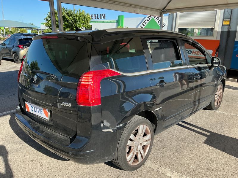 Peugeot 5008 1.6 Blue-HDi Allure 2011 – снимка 2