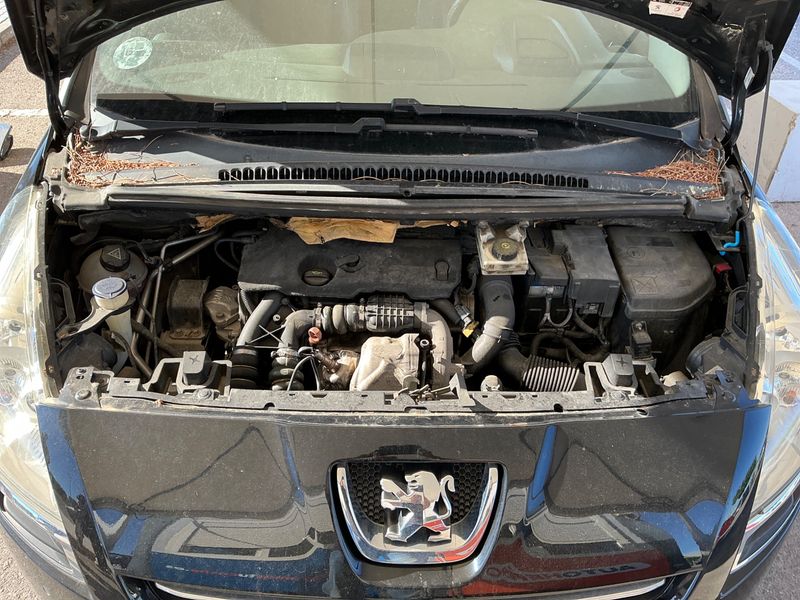 Peugeot 5008 1.6 Blue-HDi Allure 2011 – снимка на щета