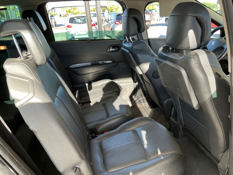 Peugeot 5008 1.6 Blue-HDi Allure 2011 – снимка 29