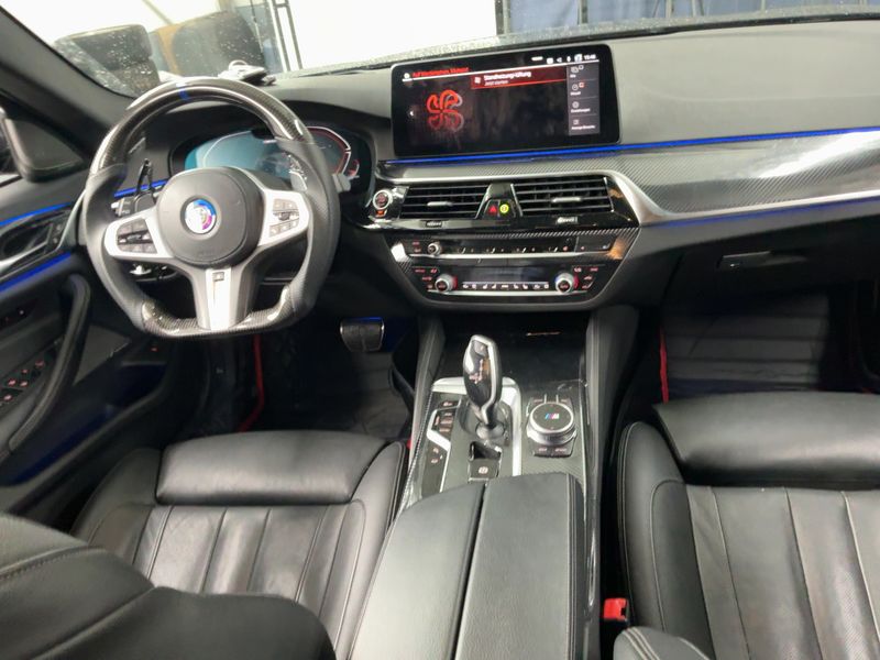 BMW 5er M550i xDrive 2021 – снимка 17