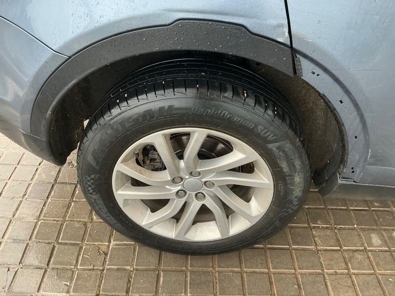 Land Rover Discovery Sport 2.0 Td4 SE AWD 2018 – снимка 9