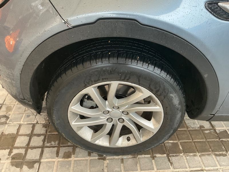 Land Rover Discovery Sport 2.0 Td4 SE AWD 2018 – снимка 3