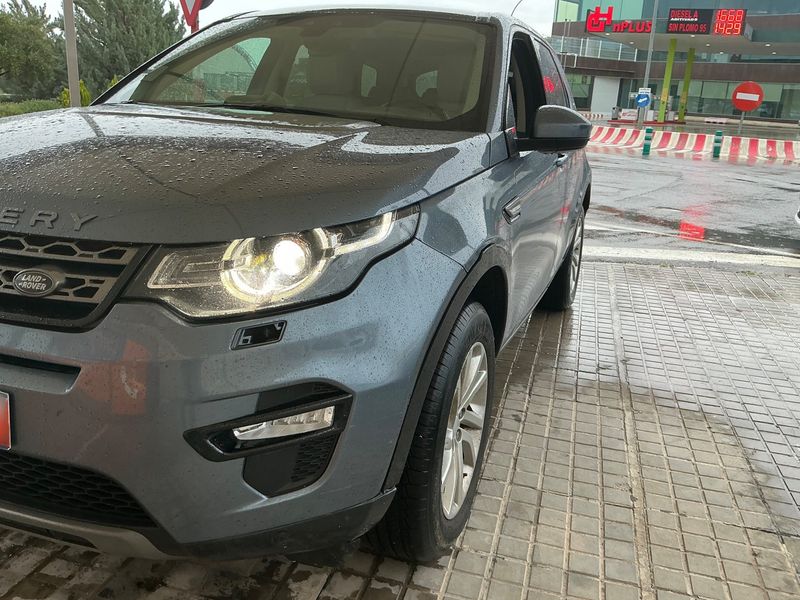 Land Rover Discovery Sport 2.0 Td4 SE AWD 2018 – снимка 2
