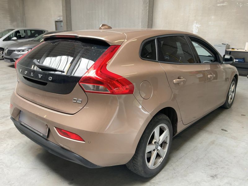 Volvo V40 2.0 D2 Kinetic 2016 – снимка 8