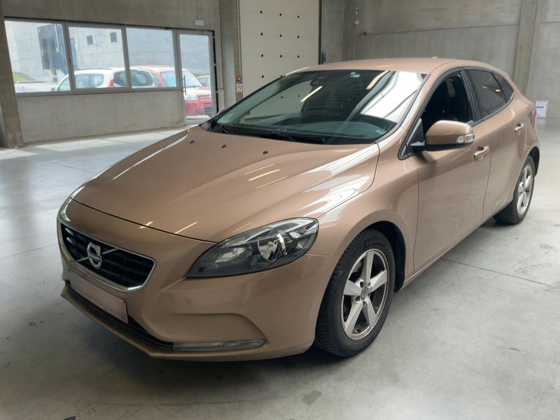 Volvo V40 2.0 D2 Kinetic 2016 – снимка 1