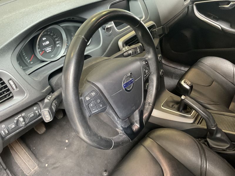 Volvo V40 2.0 D2 Kinetic 2016 – снимка 23