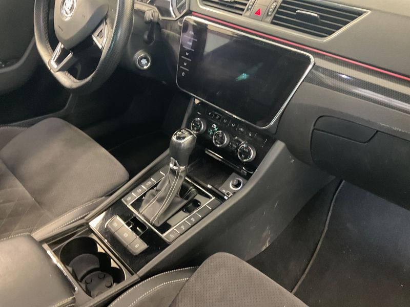 Skoda Superb 2.0 TDI SportLine 2018 – снимка 26